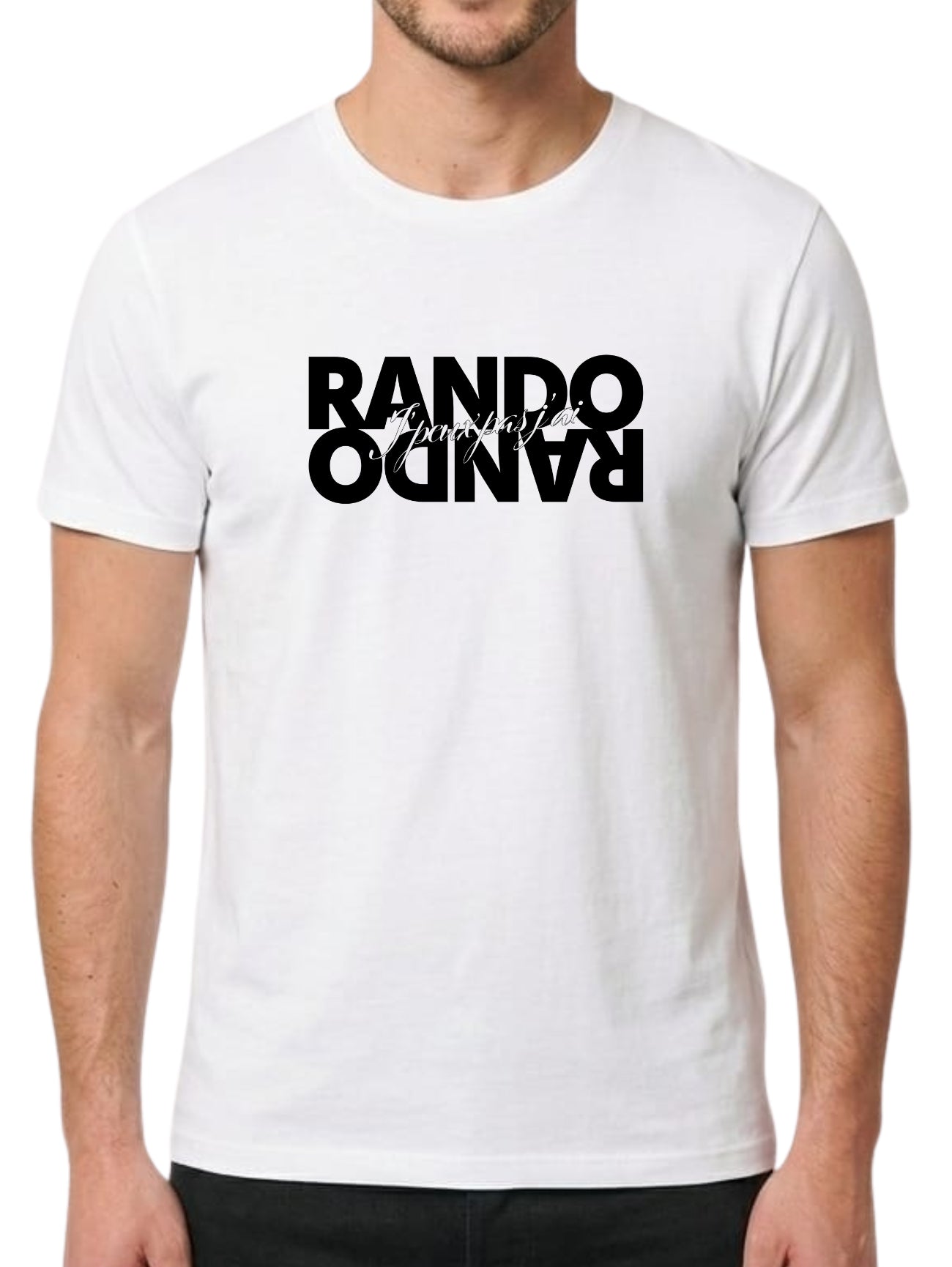 Design typographique original jouant sur un effet miroir où le mot "RANDO" est écrit en gros caractères noirs, avec la phrase manuscrite "J'peux pas j'ai" superposée au centre.