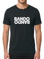 Design typographique original jouant sur un effet miroir où le mot "RANDO" est écrit en gros caractères noirs, avec la phrase manuscrite "J'peux pas j'ai" superposée au centre.