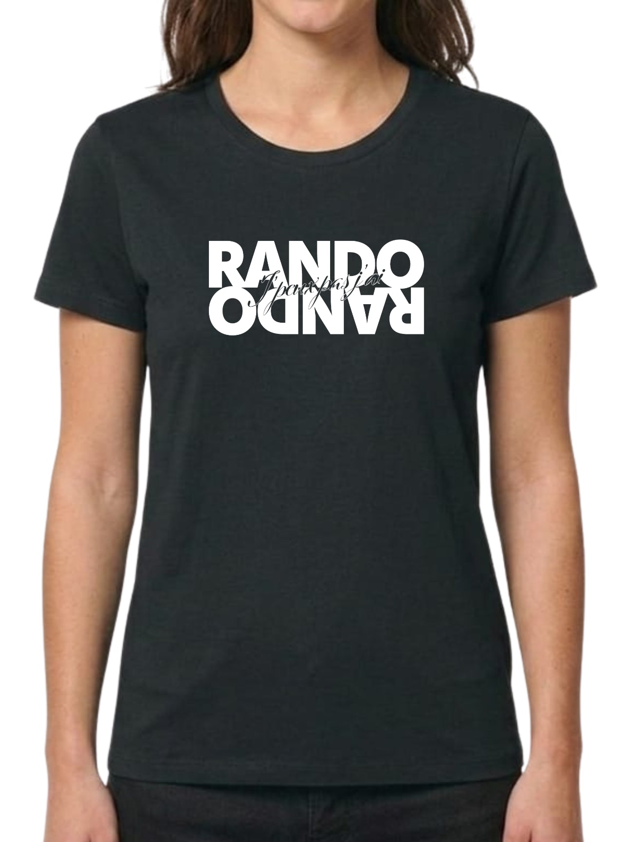 Design typographique original jouant sur un effet miroir où le mot "RANDO" est écrit en gros caractères noirs, avec la phrase manuscrite "J'peux pas j'ai" superposée au centre.